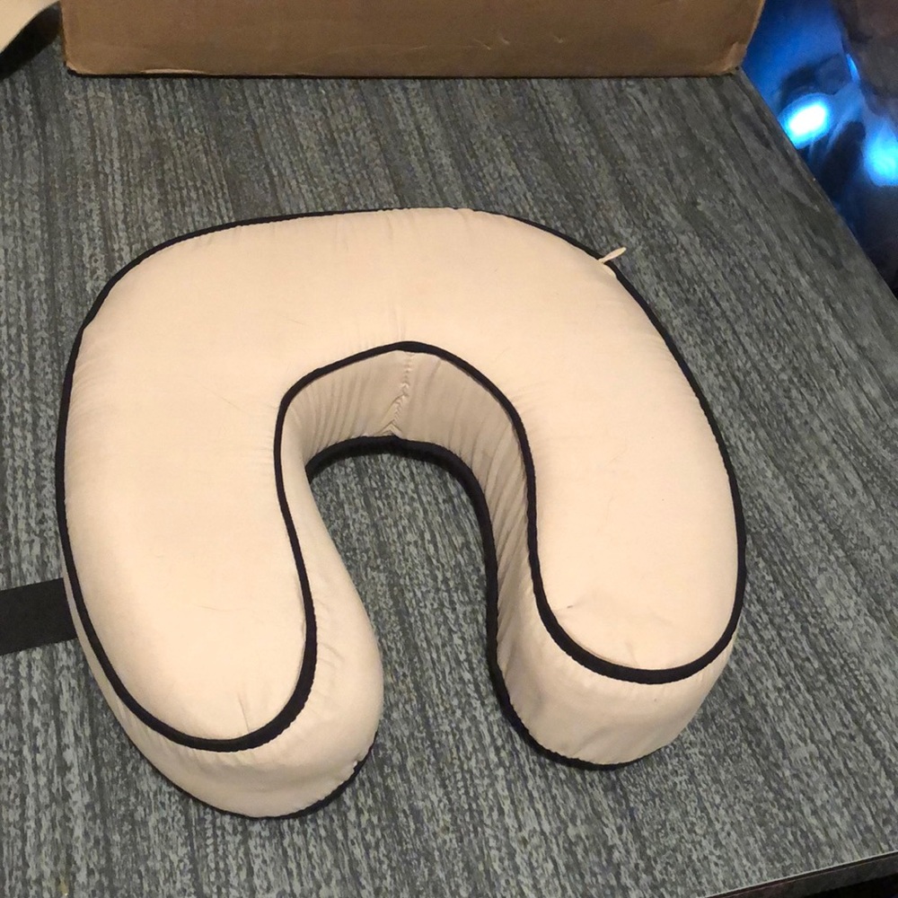 Head rest